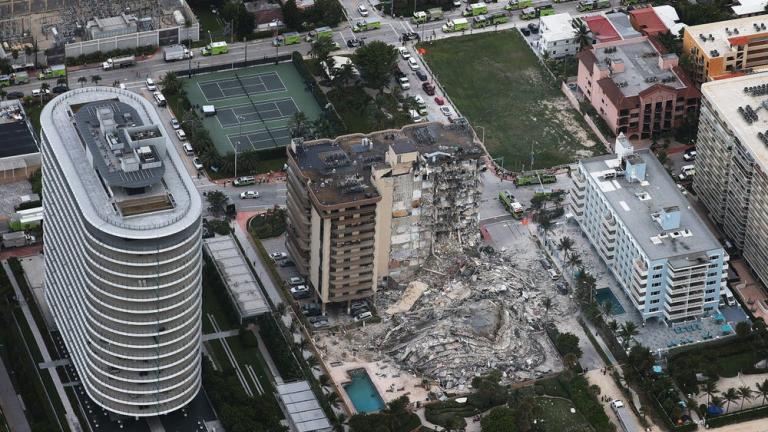 Βυθιζόταν λίγα χιλιοστά επί 30 χρόνια το κτίριο που κατέρρευσε στο Μαϊάμι - Αγωνία για τον ομογενή
