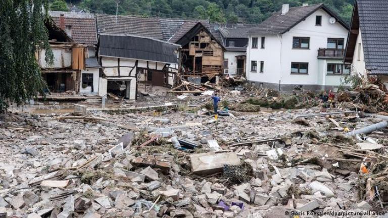 Γερμανία: Τουλάχιστον 156 οι νεκροί από τις πλημμύρες 