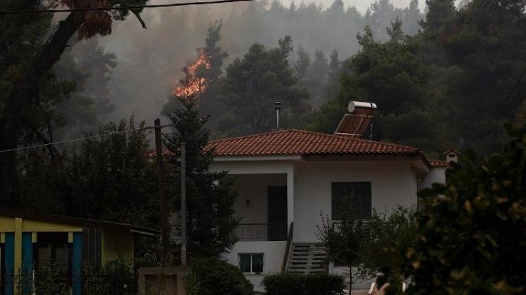 Πυρκαγιά στην Αχαΐα: Εκκενώνεται η κοινότητα Δροσιά του δήμου Ερυμάνθου