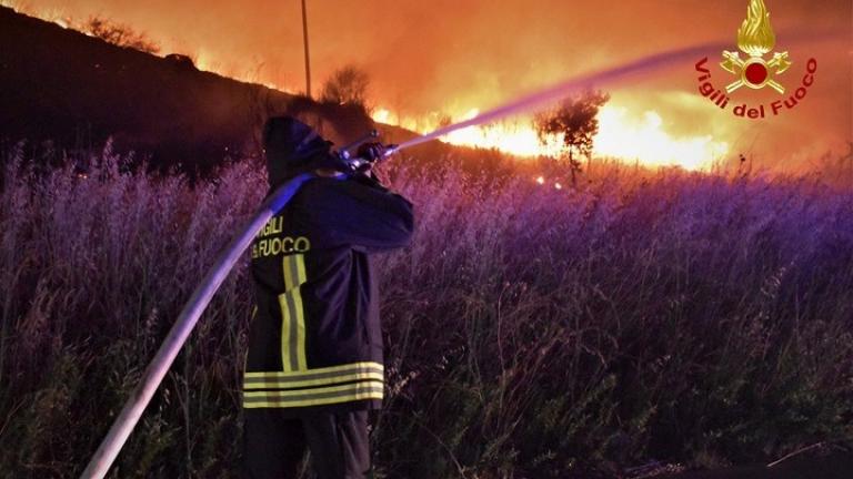 Rai: Αποτέλεσμα εμπρησμών μεγάλο μέρος των πυρκαγιών που κατακαίνε τη Σικελία