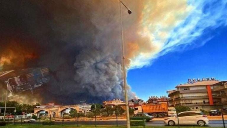 Οι φλόγες της Αττάλειας “καίνε” τον Ερντογάν! Η γύμνια των πυροσβεστικών μέσων προκαλεί οργή