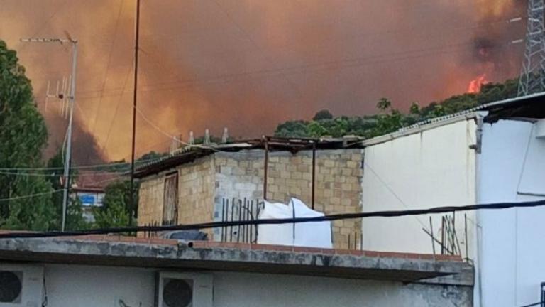 Φωτιά στην Ζήρια Αχαΐας - Εκκενώνονται χωριά