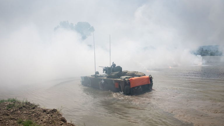 Εντυπωσιακό βίντεο και εικόνες από άσκηση του Στρατού στον Έβρο