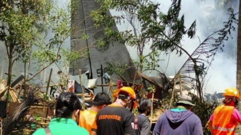 Φιλιππίνες: Στους 45 ο αριθμός των νεκρών από τη συντριβή στρατιωτικού αεροσκάφους