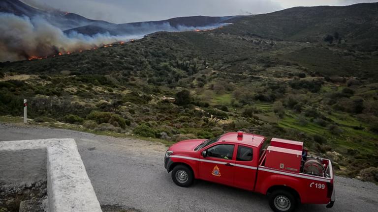 Μεγάλη πυρκαγιά στην περιοχή Ζαγορά της 'Ανδρου