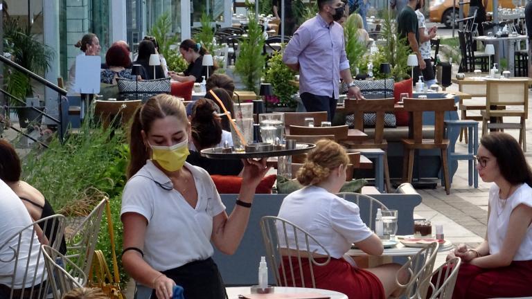 Εκστρατεία εμβολιασμού κατά της Covid-19-Πόρτα-πόρτα για τους αναποφάσιστους πολίτες