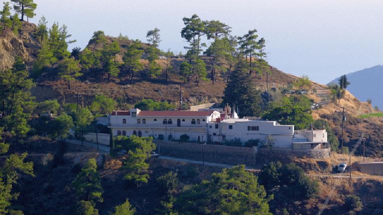 Μονή Παναγίας Εξακουστής Μάλλων Ιεράπετρας