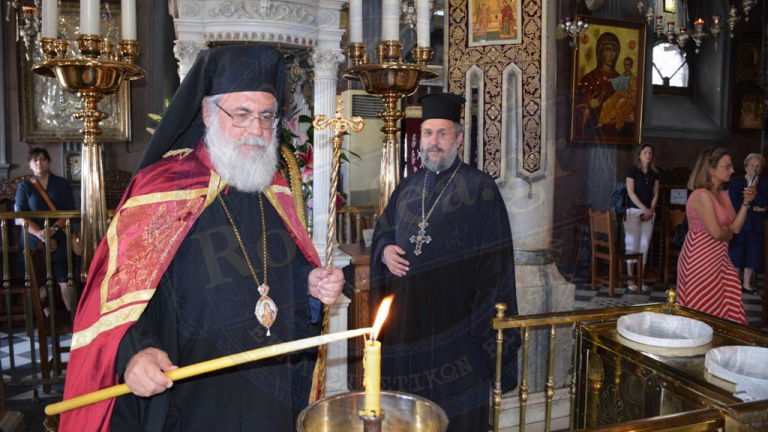 Ο εκπρόσωπος τύπου της Συνόδου μητροπολίτης Ιλίου Αθηναγόρας 