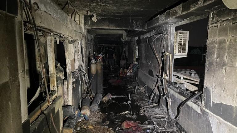 Τουλάχιστον 52 οι νεκροί από πυρκαγιά σε μονάδα Covid-19 σε νοσοκομείο στο Ιράκ