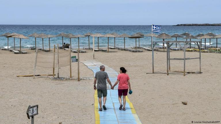 Διακοπές στην Ελλάδα. Και η μετάλλαξη Δ;