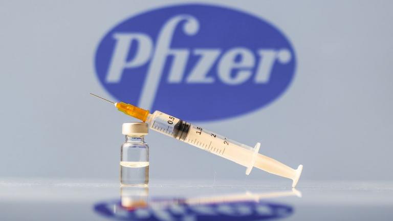 Pfizer: Αναμένει έσοδα 33,5 δισ. δολ. από το εμβόλιο το 2021