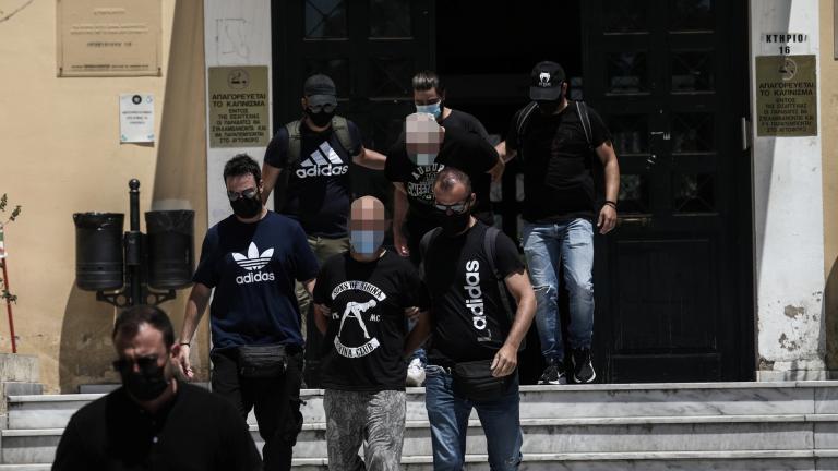 Ο βίος και η πολιτεία του 39χρονου αστυνομικού που κακοποιούσε και εξέδιδε την 19χρονη