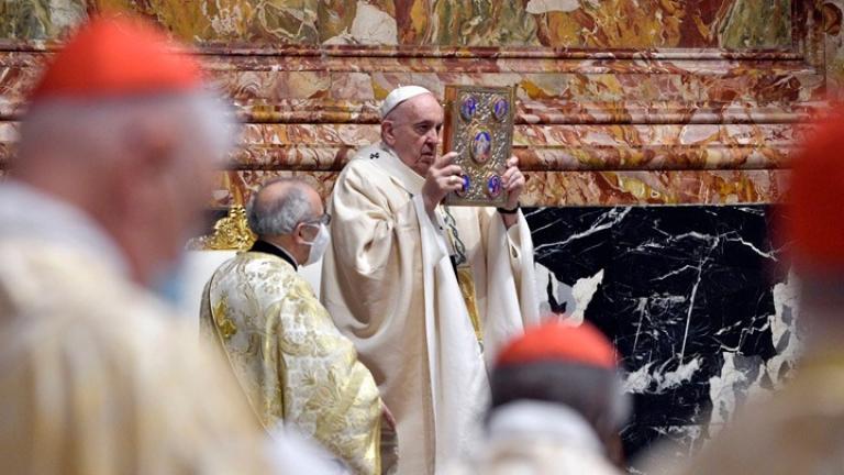 Έρχεται ο Πάπας τον Σεπτέμβριο - Συμβιβαστικές λύσεις αναζητά ο Ιερώνυμος