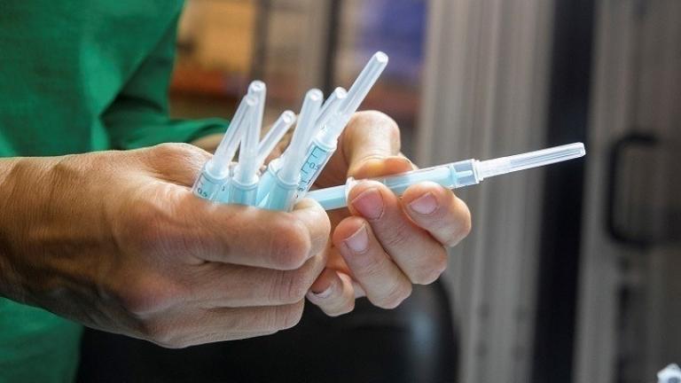 ΗΠΑ: Οι αρχές έχουν χορηγήσει 337,74 εκατ. δόσεις εμβολίων κατά της Covid-19