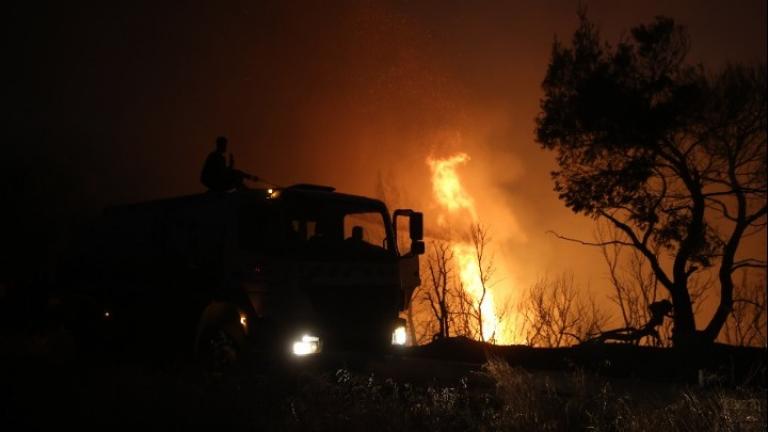 Φωτιά στη Βαρυμπόμπη: Τι λεει Ε. Λέκκας για την εξάπλωση της πυρκαγιάς 