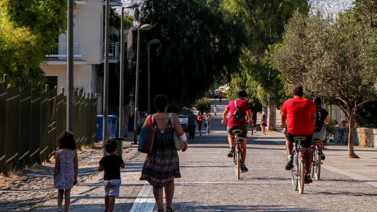 Αυξάνονται τα κρούσματα στην Αττική - Πιέζονται τα νοσοκομεία σε Κρήτη και Πελοπόννησο