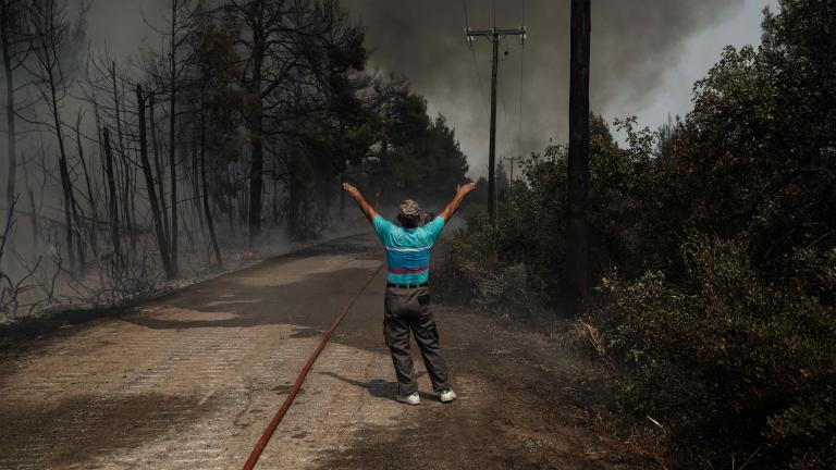 Αναλυτικά τα μέτρα αποζημίωσης: Στήριξη νοικοκυριών και επιχειρήσεων που πλήττονται από τις πυρκαγιές - Πίνακες