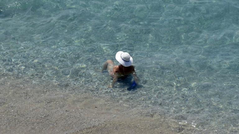 Πόσο ανέβηκε η θερμοκρασία της θάλασσας, λόγω καύσωνα, στην Ελλάδα