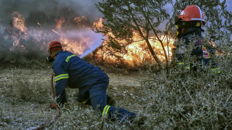 Πυρκαγιές: Σε επιφυλακή για αναζωπυρώσεις σε Γορτυνία και Ακροκόρινθο