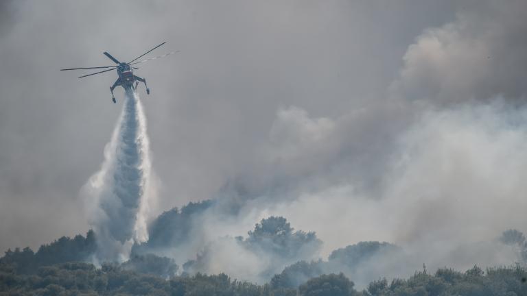 Ενισχύονται οι δυνάμεις πυρόσβεσης σε Κερατέα και Βίλια