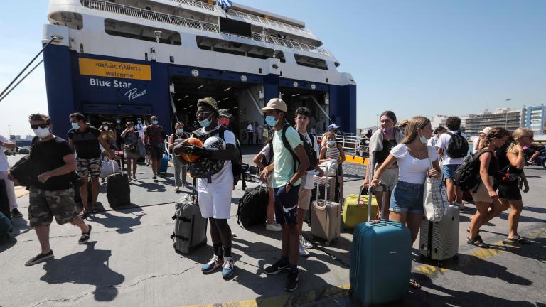 ECDC-Κορονοϊός: Στο «κόκκινο» η Ελλάδα - Ποια νησιά βρίσκονται στο «βαθύ κόκκινο»