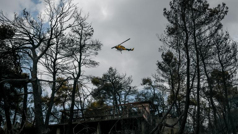 Οροθετήθηκε πλήρως η φωτιά στα Βίλια 