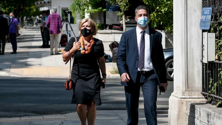 Τι δήλωσαν τα νέα μέλη του κυβερνητικού σχήματος έξω από το Προεδρικό Μέγαρο μετά την ορκωμοσία τους