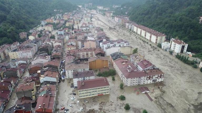 Στους 27 αυξήθηκε ο αριθμός των νεκρών από τις πλημμύρες στις βόρειες περιφέρειες