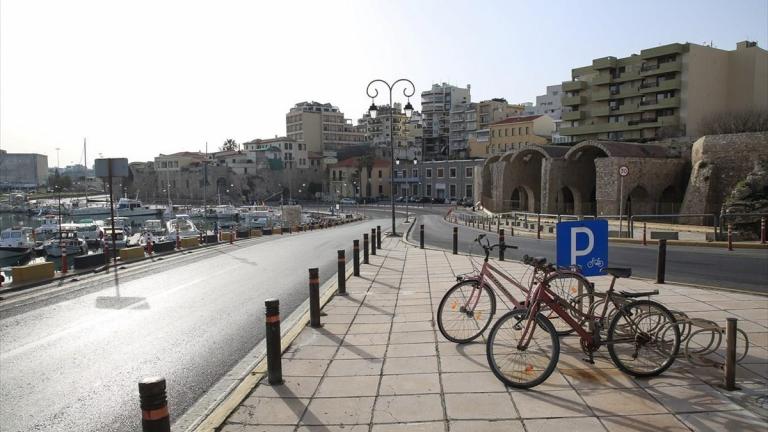 Αυξημένο το επιδημιολογικό φορτίο στο Ηράκλειο - Εν αναμονή αποφάσεων για περιορισμούς στην κυκλοφορία και τη μουσική