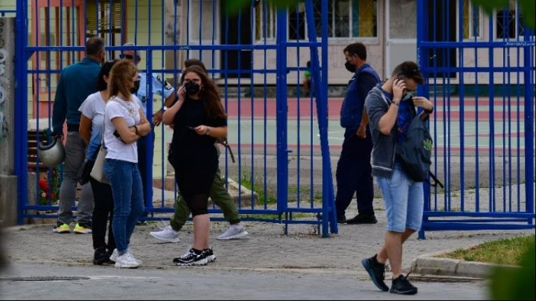 Άμεσα το «κουδούνι χτυπά» για εμβολιασμό παιδιών και εφήβων - Παιδί, ένα στα 5 κρούσματα