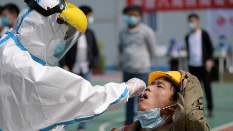 Υπερδιπλασιάστηκαν τα νέα κρούσματα κορονοϊού στη νοτιοανατολική Κίνα