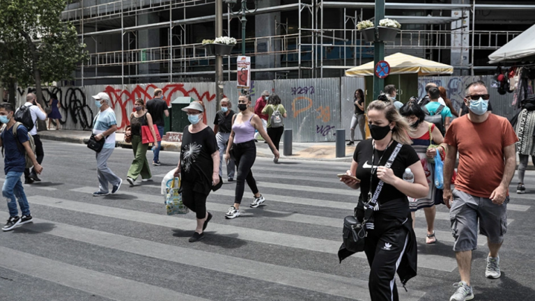 Σταθεροποίηση της πορείας της πανδημίας, λίγο πριν από το άνοιγμα των σχολείων, το οποίο αναμένεται να φέρει αύξηση κρουσμάτων λόγω αυξημένων ελέγχων, περιγράφουν οι ειδικοί ως το κύριο χαρακτηριστικό της τρέχουσας επιδημιολογικής εικόνας.  Καταγράφηκε σημαντική μείωση της τάξης του 20% των κρουσμάτων κορωνοϊού για δεύτερη συνεχή εβδομάδα, σύμφωνα με την επίσημη ενημέρωση του υπουργείου Υγείας, ωστόσο αυξήθηκαν οι θάνατοι κατά 20%-30% και οι διασωληνώσεις κατά 6% αυτή την εβδομάδα σε σχέση με την προηγούμεν