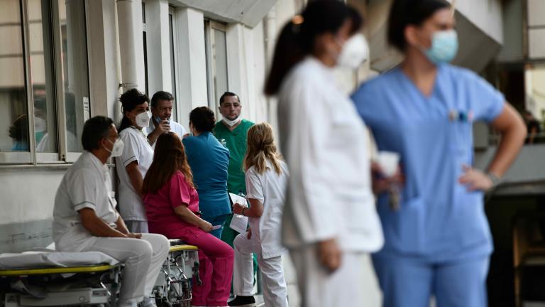 Θ. Πλεύρης: Στους 6.412 ανέρχονται οι ανεμβολίαστοι υγειονομικοί - Έρχονται κυρώσεις και για ιδιώτες γιατρούς
