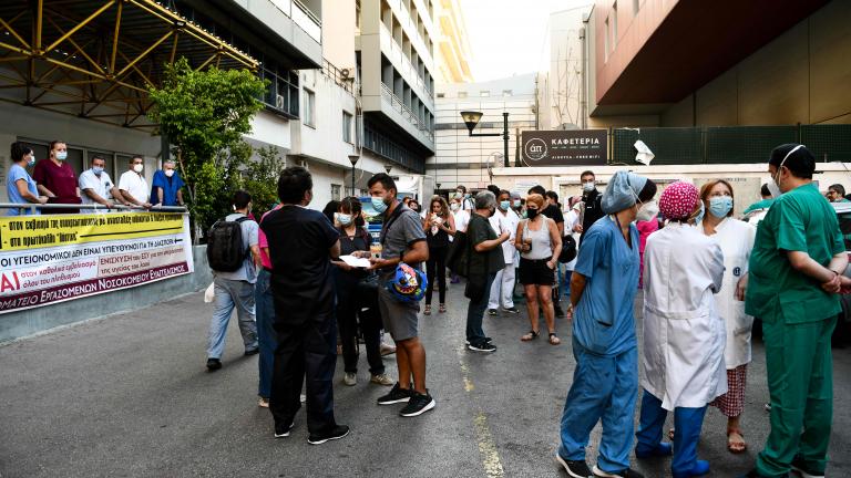 Υποχρεωτικός εμβολιασμός: Επιδόθηκαν 5.895 πράξεις αναστολής καθηκόντων για εργαζόμενους σε νοσοκομεία