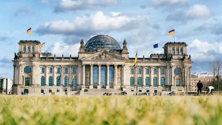 Γερμανία: Οι αυριανές εκλογές σε αριθμούς	