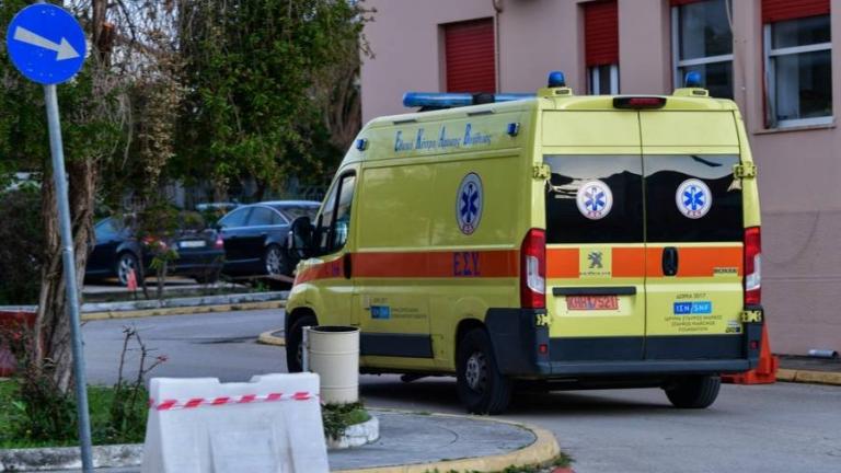 Θεσσαλονίκη: Τρένο παρέσυρε φορτηγό - Τραυματίας ο οδηγός, εγκλωβισμένη επιβάτες