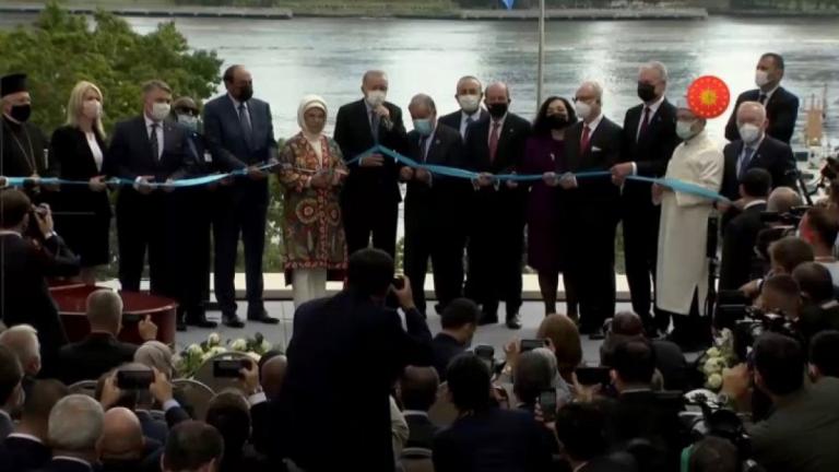 Δεν καταλαγιάζει η οργή της ομογένειας για τον Αρχιεπίσκοπο Ελπιδοφόρο Έντονα δυσαρεστημένος ο Κυρ. Μητσοτάκης