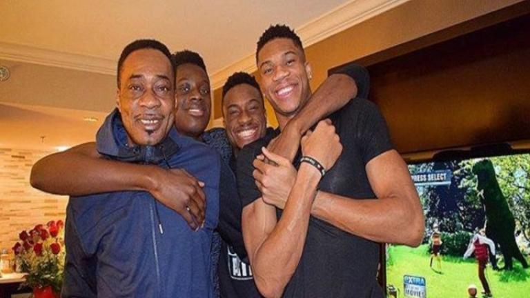 Αντετοκούνμπο: «Θα γύριζα στα Σεπόλια να πουλάω CD για να έχω τον πατέρα μου»