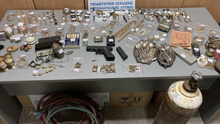Δύο συλλήψεις μελών σπείρας που διέπραττε κλοπές από οικίες στην Αττική