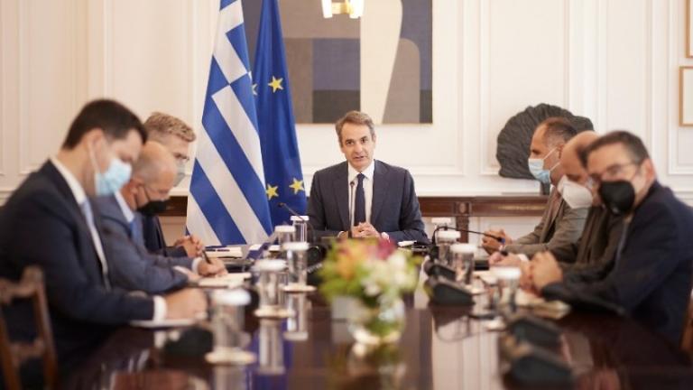 Κυρ. Μητσοτάκης: «Η Ρωμιοσύνη σήμερα κλαίει» - Από σήμερα τριήμερο εθνικό πένθος για το θάνατο του Μίκη Θεοδωράκη