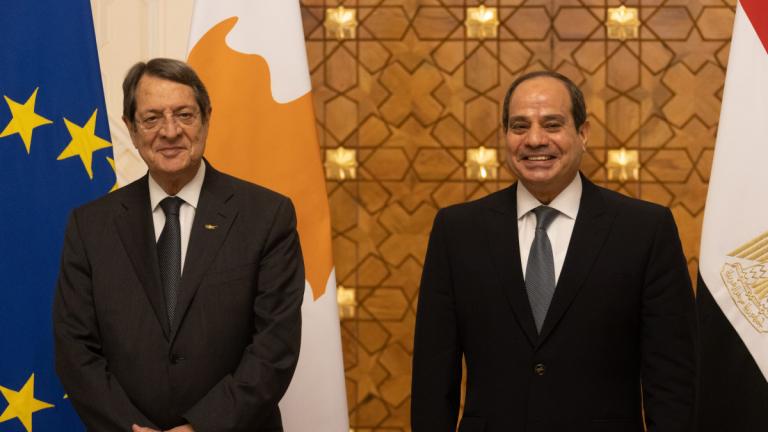 Και οι δύο Πρόεδροι εξέφρασαν τη βούλησή τους για περαιτέρω στενότερη συνεργασία των δύο χωρών σε όλους τους τομείς