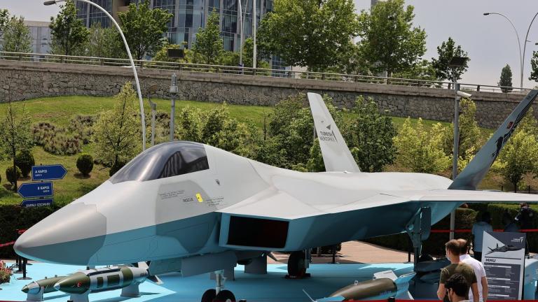 Ψάχνει σωσίβιο στην Ρωσία η Τουρκία για την παραγωγή του μαχητικού της αεροσκάφους
