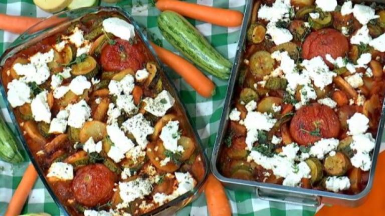 Κολοκυθάκια με πατάτες και ανθότυρο στο φούρνο