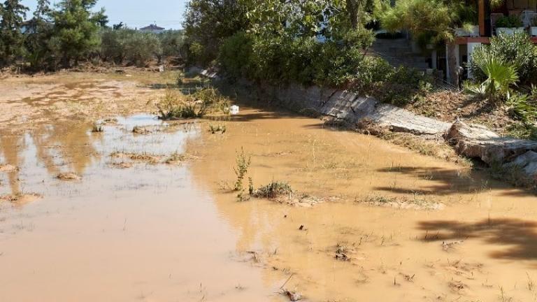 Πλημμυρικά φαινόμενα και κατολισθήσεις από την κακοκαιρία σε Αγρίνιο και Μεσολόγγι