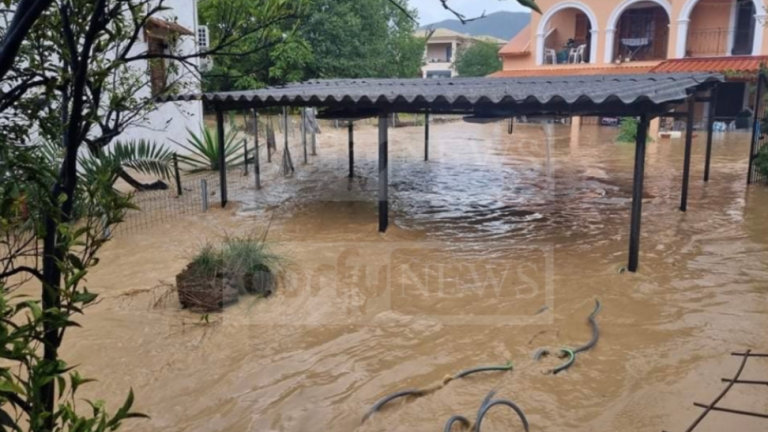 Κέρκυρα: Σε κατάσταση εκτάκτου ανάγκης η Κέρκυρα λόγω κακοκαιρίας - Εγκλωβίστηκαν επιβάτες ΙΧ - Κλειστά τα σχολεία