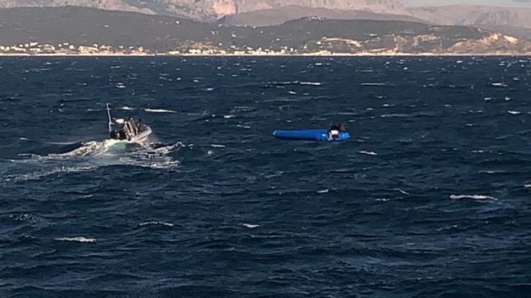 Υπεράριθμοι και χωρίς σωσίβια οι επιβαίνοντες στη λέμβο που βυθίστηκε ΝΑ της Χίου