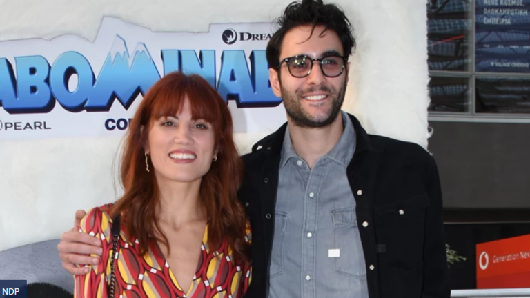 Ζευγάρι είναι τους τελευταίους μήνες η Μαίρη Συνατσάκη και ο Ίαν Στρατής. Οι δυο τους δεν έχουν μιλήσει ανοιχτά για τη σχέση τους, ωστόσο οι κοινές τους εμφανισεις αλλά και τα social media έχουν προδώσει ότι είναι μαζί. Μάλιστα, η Μαίρη Συνατσάκη και ο Ίαν Στρατής σύντομα θα συνεργαστούν και στη σκηνή, αφού θα πρωταγωνιστήσουν στην παράσταση «Hair». Πρόκειται για ένα μιούζικαλ το οποίο είχε ξανανέβει στο σανίδι το 2017 και στις 21 Οκτωβρίου επιστρέφει ξανά στο θέατρο «Αλέκος Αλεξανδράκης – Ριάλτο» με  την Μ