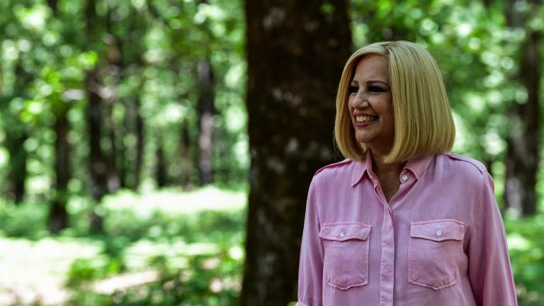 Στην τελευταία της κατοικία η Φώφη Γεννηματά - Τραγικές φιγούρες τα παιδιά της