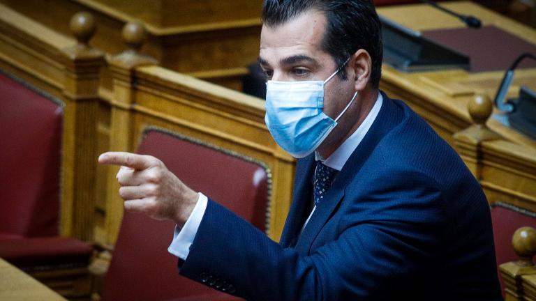 Ο υπουργός Υγείας Θάνος Πλεύρης ζήτησε την επανεξέταση του εντύπου του Εθνικού Κέντρου Αιμοδοσίας, που περιλαμβάνει, μεταξύ άλλων, την πρόβλεψη ότι δεν μπορεί να γίνει εθελοντής αιμοδότης, όποιος είχε έστω και μία ομοφυλοφιλική σχέση από το 1977 