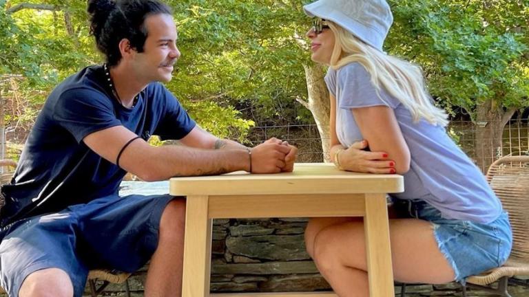 Οι ευχές του γιου της, Άγγελου Λάτσιου, για τα γενέθλιά της 